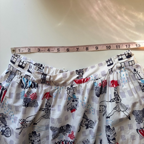 ModCloth Chic White Printed Skirt Pockets! Size M
100% Cotton mini skater GUC - Picture 9 of 11